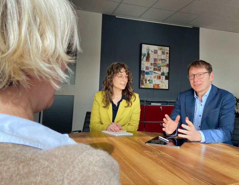 Linn Julia Temmann und Bürgermeister Lothar Christ wollen den Dialg mit den Bürger/innen erweitern und vertiefen. Foto: Stadt Werne