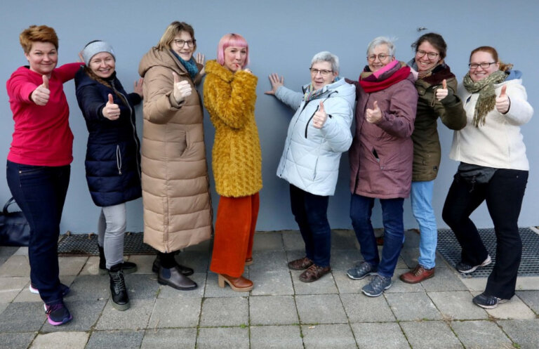 Verschiedene Deeskalationsstrategien bringt Gundi Lauf (links) den Teilnehmerinnen wieder bei. Archivfoto: Volkmer