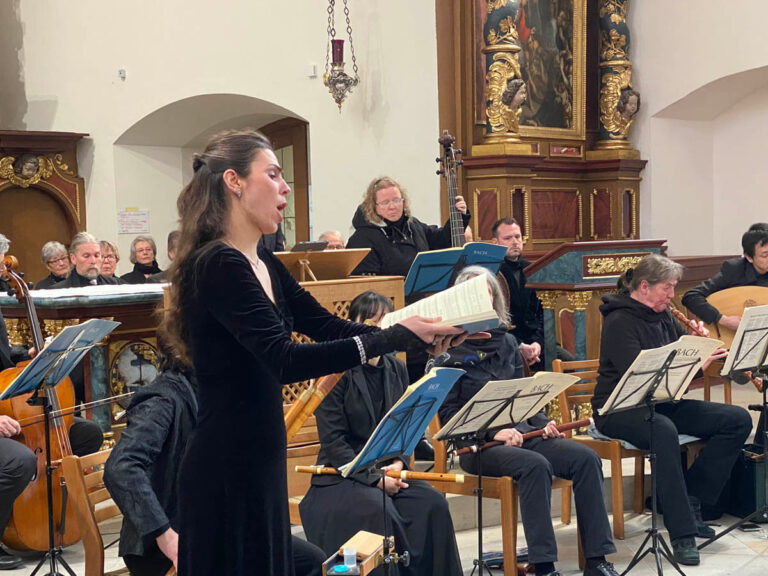 Die Altistin Magdalena Hinz begeisterte beim Konzert des Motettenkreises in der Klosterkirche. Foto: Anke Barbara Schwarze