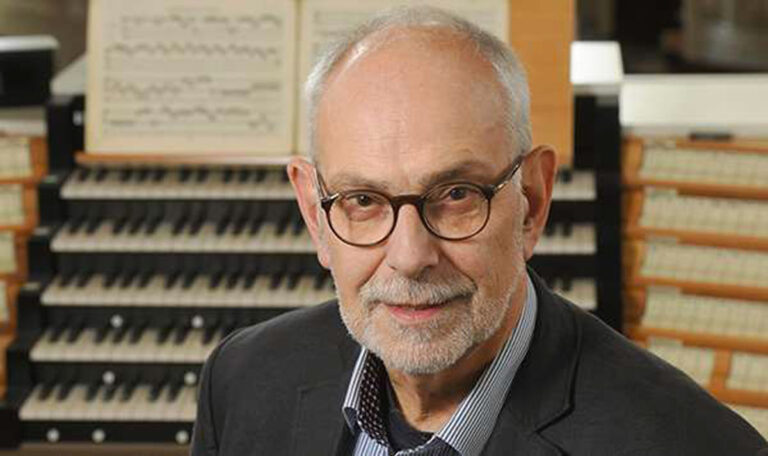 Der Kirchenmusiker Christoph Schoener spielt am 26. März in St. Christophorus, Werne, Werke von Bach, Messiaen und Reger. Foto: Musica Sacra Westfalica