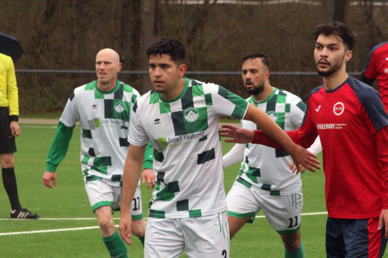 Hernan Sebastian Diaz Darias und der SV Stockum verloren in Wiescherhöfen. Foto: Wagner