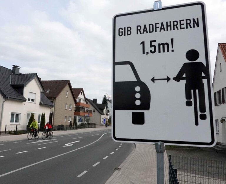 Radwege Radfahrer Platz Abstand Foto: Volkmer