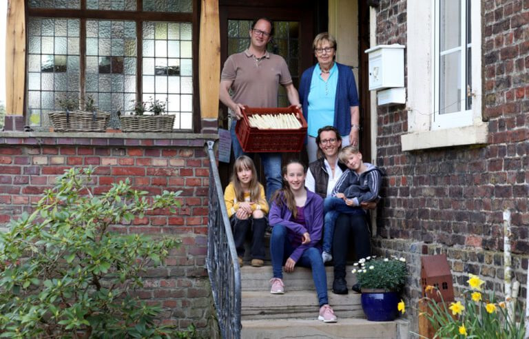 Auf dem Hof Bleckmann gibt es seit vier Jahrzehnten frischen Spargel