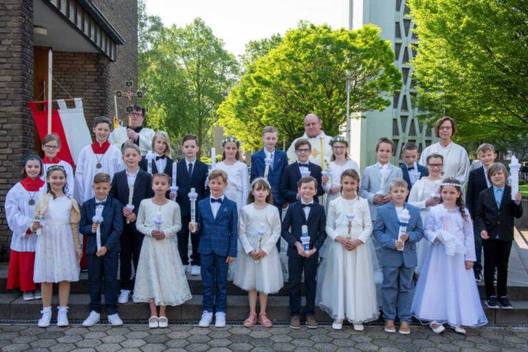 21 Kinder sind in St. Johannes zur Erstkommunion gegangen. Foto: Fotostudio Hövener, Werne