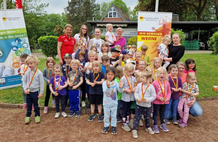 Die Kindergartenkinder aus Horst absolvierten im Mai ihre Mini-Sportabzeichen. Auch in den Sommerferien können sich Jung und Alt sportlich beweisen. Foto: SSV