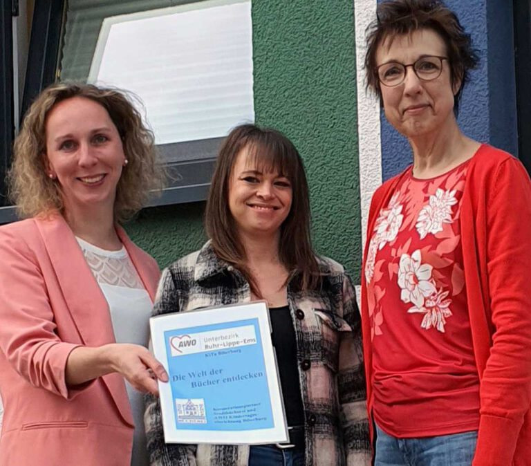 Unterzeichneten die Kooperationsvereinbarung (von links): Kathrin Kötter (Stadt Werne), Kita-Leiterin Laura Weckner und Büchereileiterin Gerlinde Schürkmann. Foto: Stadt Werne