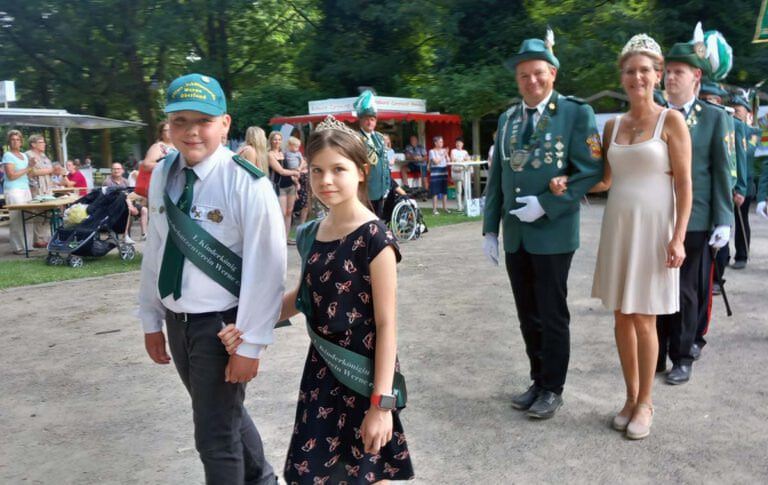 Katharina und Jonathan sind das neue Kinderschützenpaar des BSV Werne. Foto: Nova Teichert