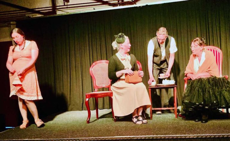 Das TaF sorgte im Kulturzentrum flözK nicht nur für beste Unterhaltung, sondern regte auch mit dem Wilder-Stück zum Nachdenken an. Foto: Inge Abramczyk