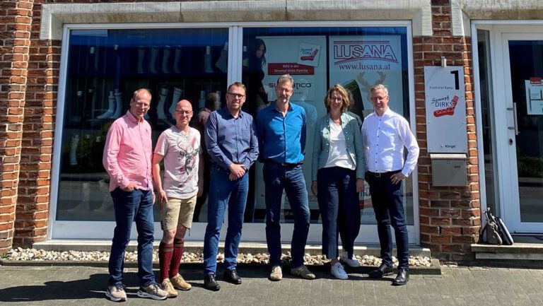 Die Delegation aus Werne, bestehend aus Vertretern der BIN sowie der Stadtverwaltung, besuchte die Firma Dierks in Billerbeck zum Thema Nachverdichtung. Foto: privat