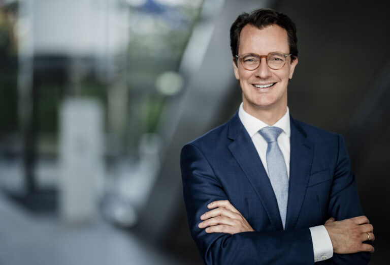 NRW-Ministerpräsident Hendrik Wüst kommt nach Werne. Foto: Land NRW/Tobias Koch