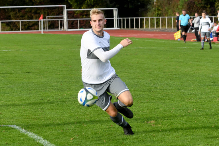 Die Null stand: Abwehrspieler Nico Holtmann und seine Nebenleute ließen kein Gegentor zu. Foto: MSW/Archiv
