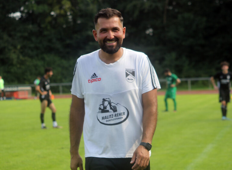 Eintracht-Trainer Aykut Kocabas konnte mit der Leistung seiner Mannschaft zufrieden sein. Foto: Niko Wagner