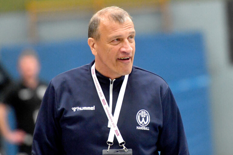 Mit zahlreichen Duellen auf Augenhöhe rechnet der Trainer der TV-Handballer, Axel Taudien, in dieser Spielzeit. Am Sonntag startet sein Team gegen den Soester TV 2 in das Meisterschaftsrennen. Archivfoto: MSW