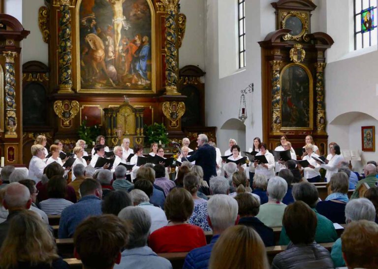 Der Frauenchor am Kapuzinerkloster begeisterte sein Publikum. Foto: Möller