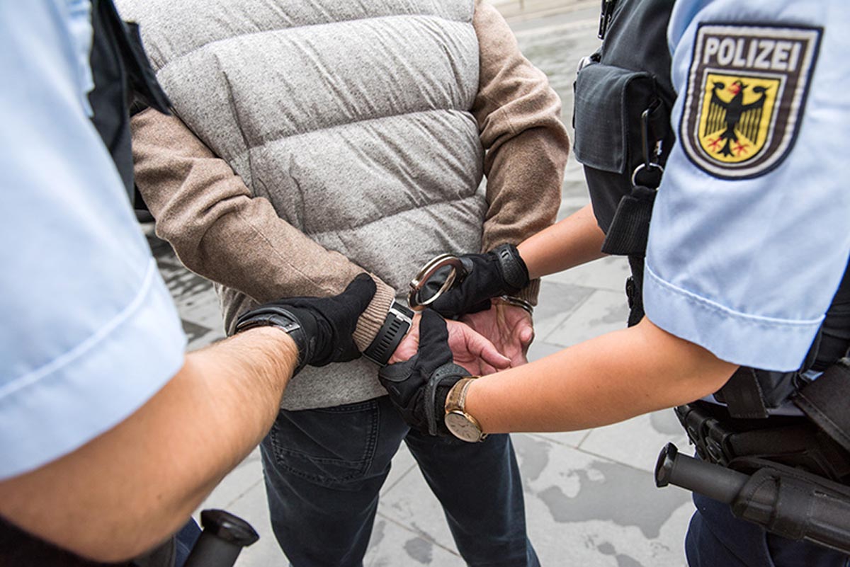 Festgenommen wurde der junge Bergkamener zwar nicht, aber ein Ermittlungsverfahren gegen ihn eingeleitet. Symbolbild: Bundespolizei