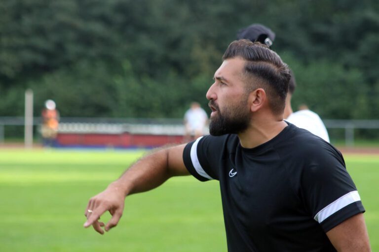 Eintracht-Trainer Aykut Kocabas. Foto: Wagner