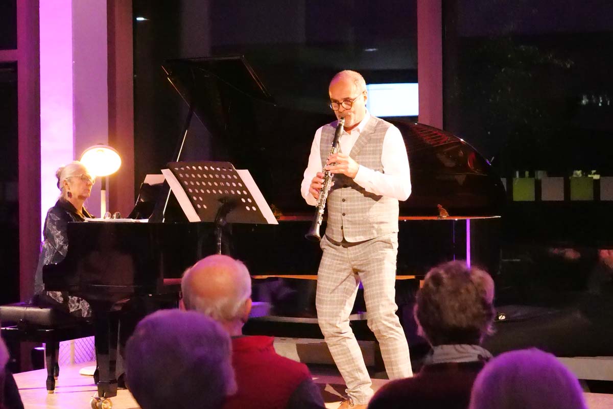 Elisabeth Väth-Schadler und Hubert Salmhofer brachten die klanglichen Eigenheiten ihrer Instrumente virtuos zur Geltung. Foto: Schwarze