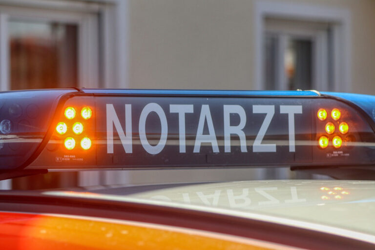 In der Dortmunder Telenotarztzentrale sollen dann ab Ende 2024 die Notärzte sitzen, die bei Bedarf vom Rettungsteam vor Ort live zugeschaltet werden können. Symbolbild: pixabay