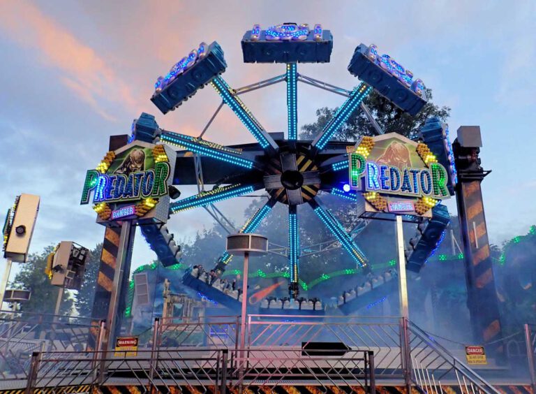 Das Fahrgeschäft "Predator" ist eines der Highlights der Sim-Jü-Kirmes 2023. Fotos: privat