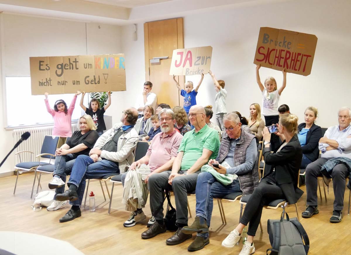 Das Thema Wiehagenschule interessierte in der Sitzung des Rates Eltern und Kinder. Foto: Gaby Brüggemann