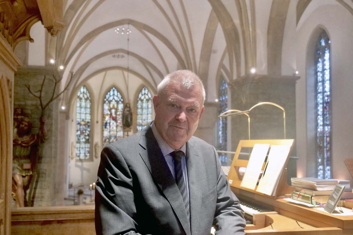 Professor Dr. Bernd Scherers interpretierte in der St. Christophorus-Kirche französische Orgelmusik auf farbenprächtige Art und Weise. – Foto: Schwarze