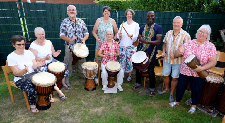 Trommelgruppe gibt viel Spaß und Lebensfreude weiter