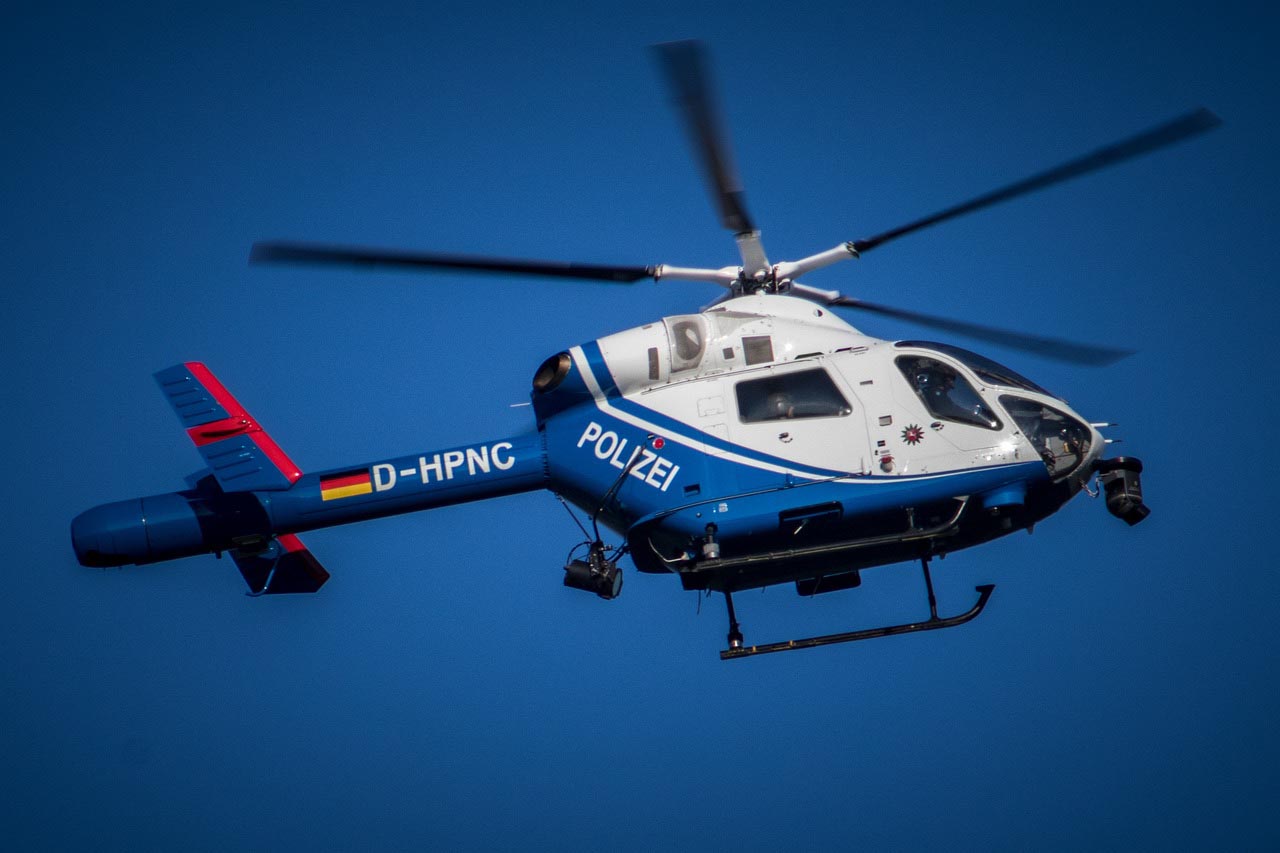 Ein Polizeihubschrauber war im Einsatz. Symbolbild: pixabay
