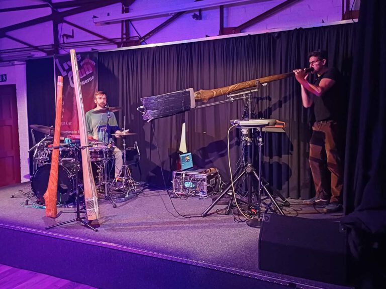 Nach zwei Zugaben verließen die "Analogue Birds", erfreut und angetan vom Werner Publikum, die flözk-Bühne. Foto: flözK