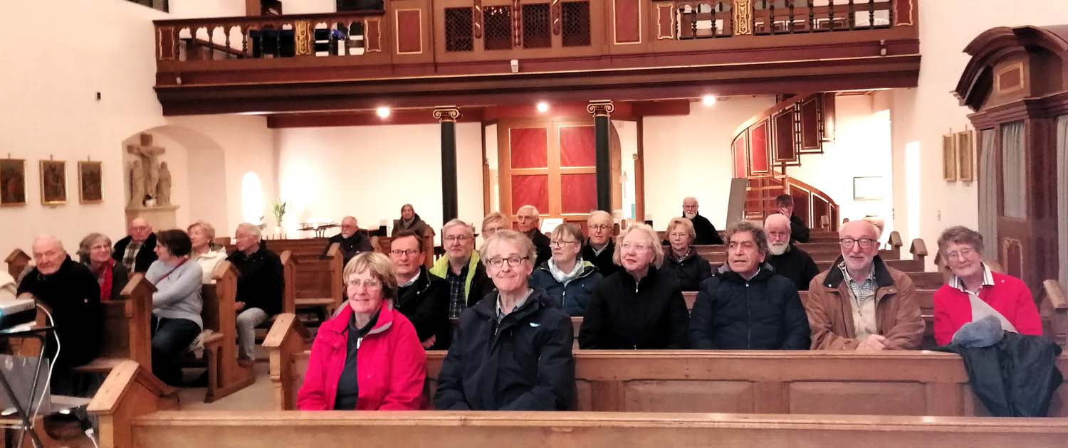 Aufmerksame Zuhörer in der Klosterkirche lauschten den Ausführungen von Karl-Heinz Schwarze zur Geschichte des heimischen Klosters während des Kulturkampfes. Foto: privat