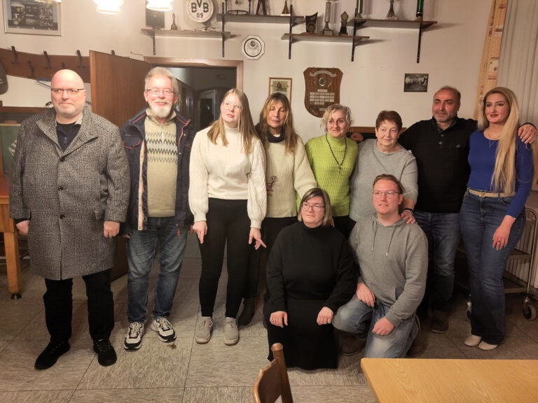 Die Linke im Kreis Unna hat sich in der gut besuchten Mitgliederversammlung neu formiert. Foto: privat