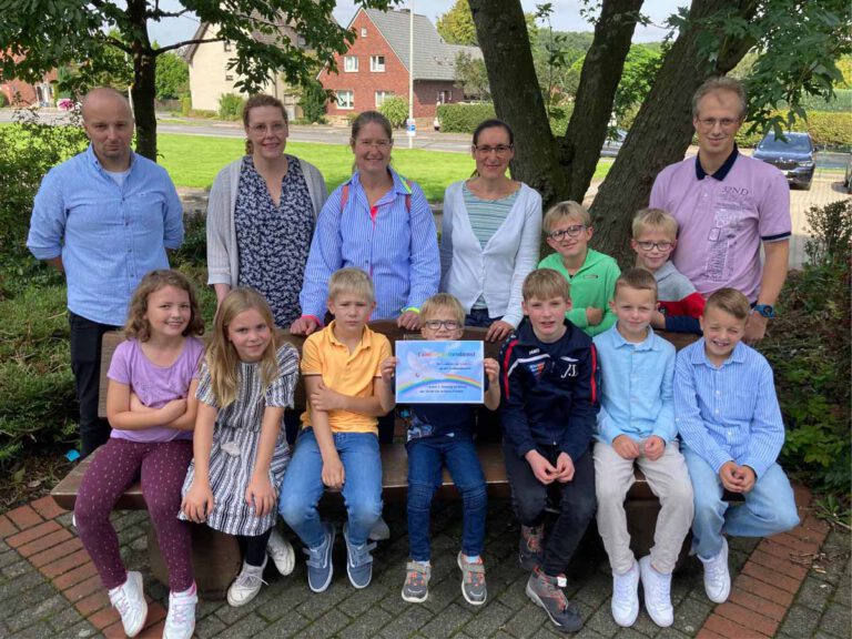 Das Organisationsteam lädt zum Familiengottesdienst in die Kirche Maria Frieden ein. Foto: privat