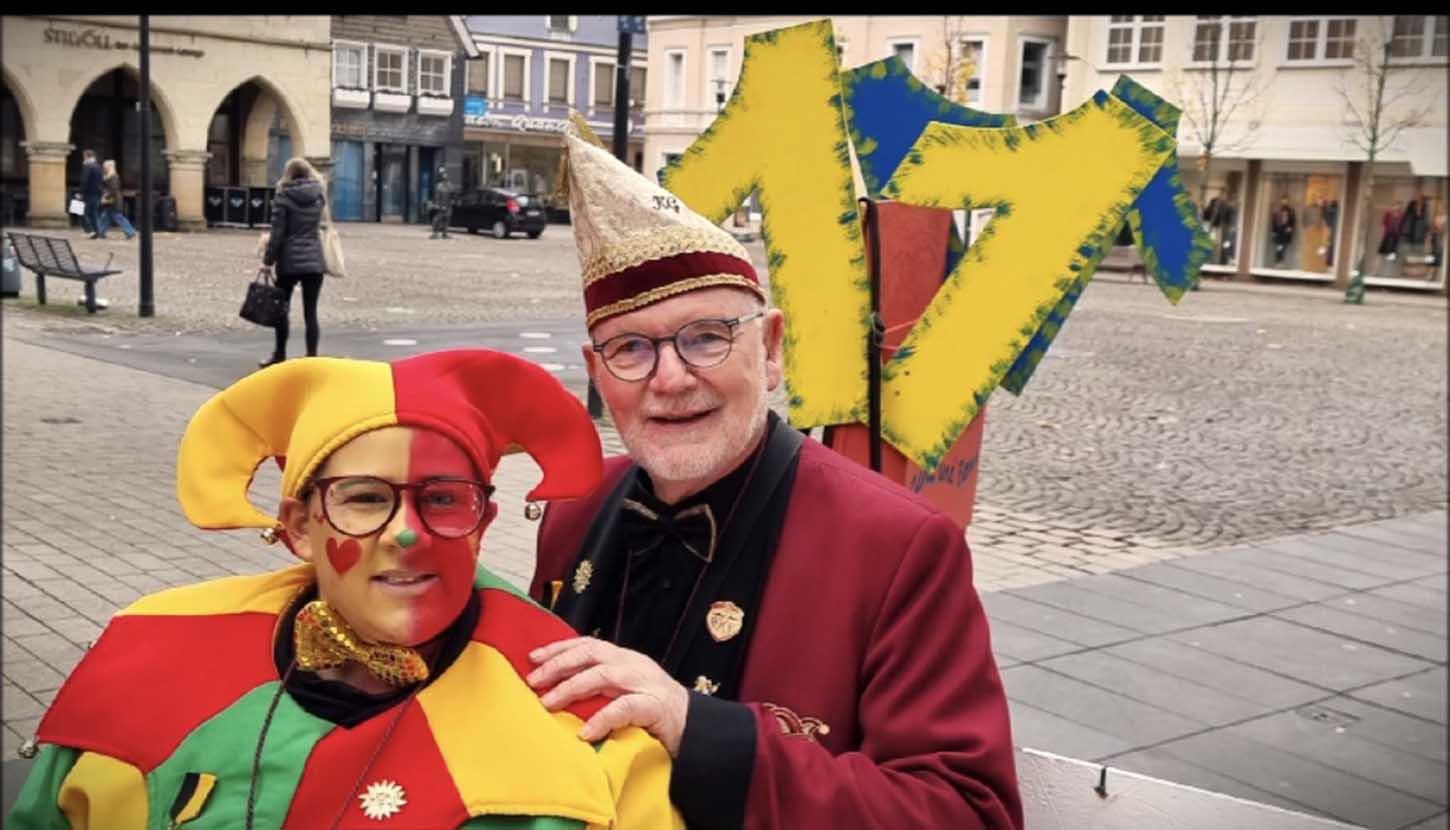 Mit dem Hoppeditz- Erwachen der KG Rot-Gold-Werne 09 e.V. auf dem Marktplatz wurde die diesjährige Karnevalssession eröffnet. Foto: privat
