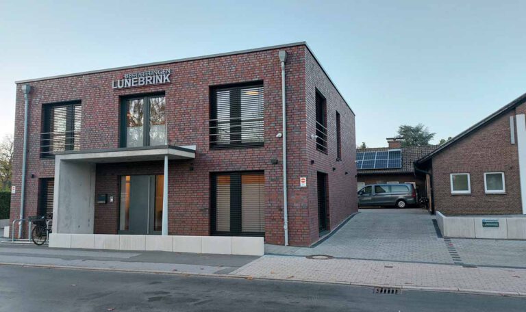 Bestattungen Lünebrink setzt am neuen Standort am Friedhof komplett auf Nachhaltigkeit. Fotos: Wagner