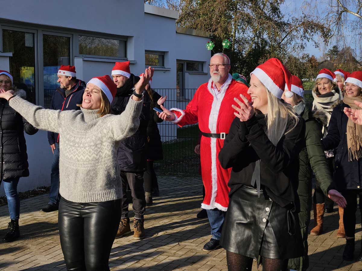 Gute Stimmung herrschte beim Adventsbasar auf dem Gelände der Kita 