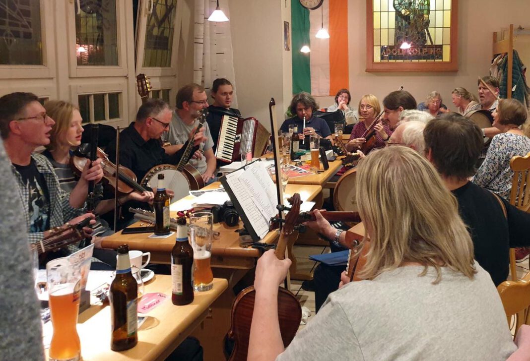 Folksession im Kolpinghaus wird diesmal weihnachtlich Werne Plus