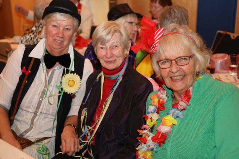 Senioren feiern Karneval mit Kaffeeklatsch im Kolpingsaal 2024