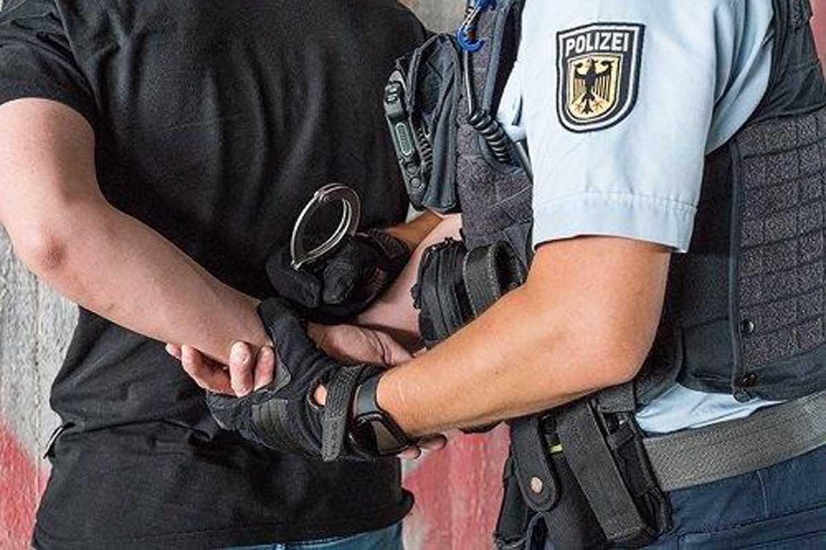 Die Bundespolizei nahm die Person fest. Symbolbild: Bundespolizei