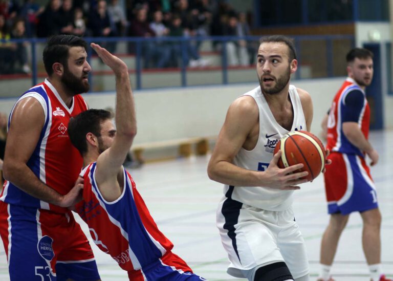 Jonah Bredt und die LippeBaskets Werne setzten sich deutlich gegen Herford durch. Fotos: Wagner