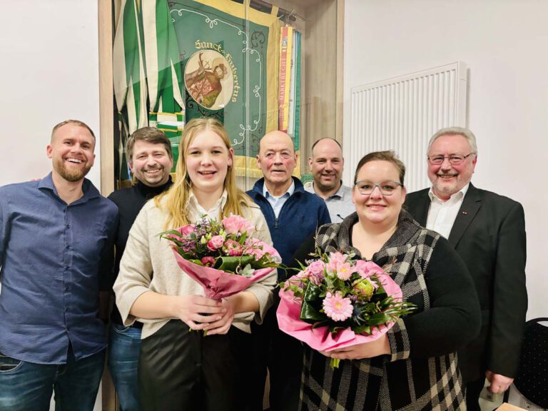 Gestalteten den Neujahrsempfang: Tim Köhler (v.l.n.r. hintere Reihe), Patrick Münchhalfen, Herbert Nägler, Michael Heimann und Herbert Schulze Geiping sowie Anna Lina Birkhahn (li.) und Alexandra Schoo. Foto: Ute Heinze