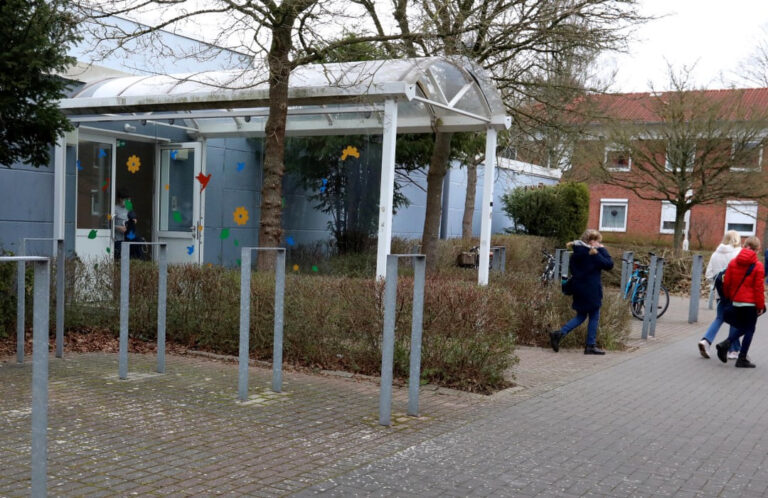 Die große Zweifach-Sporthalle am Gymnasium St. Christophorus wird in Kürze kernsaniert - und steht damit sowohl dem Schul- als auch den Vereinssport mehr als ein Jahr lang nicht zur Verfügung. Archivfoto: Volkmer