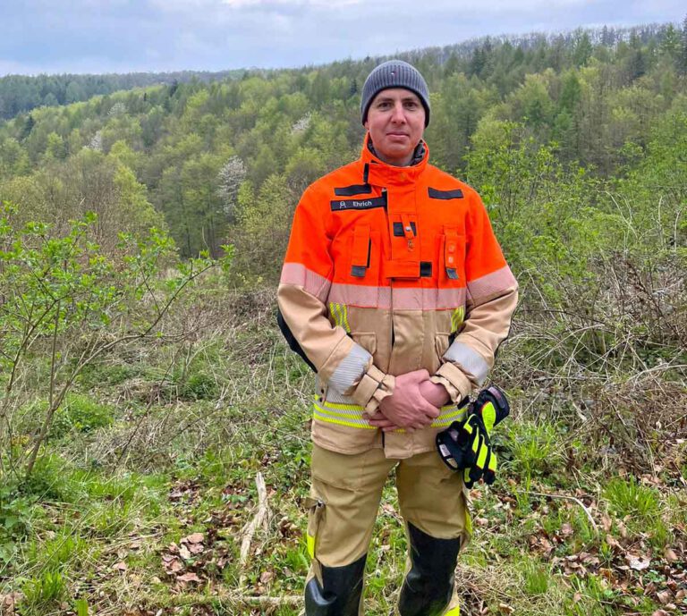 Tobias Ehrich im Einsatz. Hier hat er schon viele Erfahrungswerte sammeln können und möchte diese an möglichst viele Feuerwehren weitergeben. Foto: privat