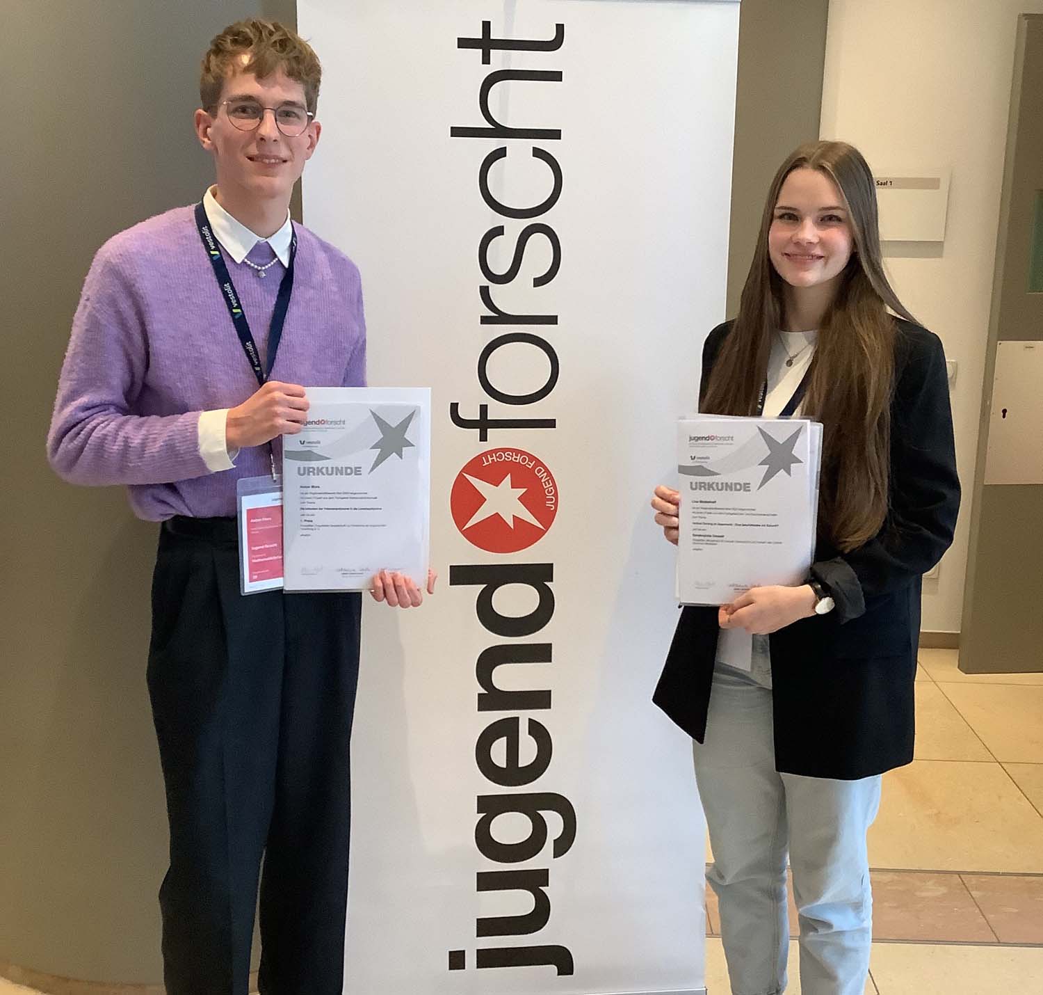 Lina Middelhoff und Anton Mors vertraten das Anne-Frank-Gymnasium bei 