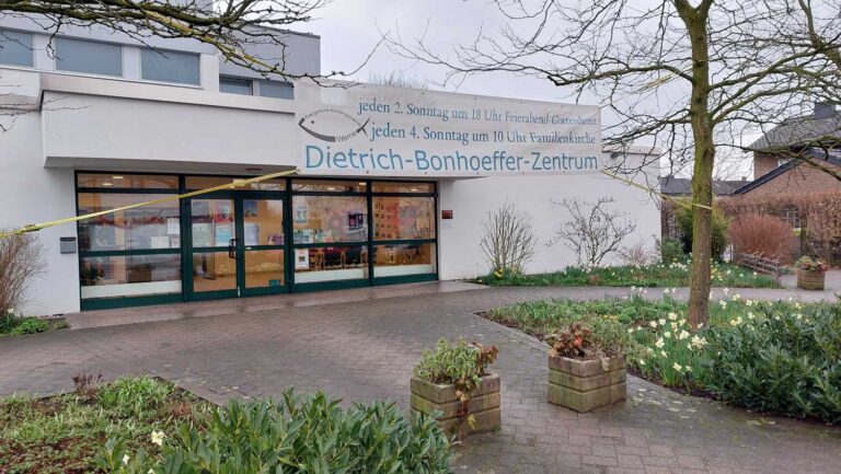 Im Dietrich-Bonhoeffer-Zentrum werden Gottesdienste gefeiert. Foto: Wagner