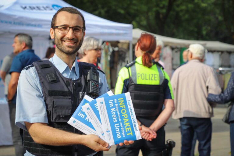 Die Polizei gibt am Montag in Werne Tipps zur Vorbeugung und Verhinderung von Taschen- und Trickdiebstählen. Foto Polizei Unna