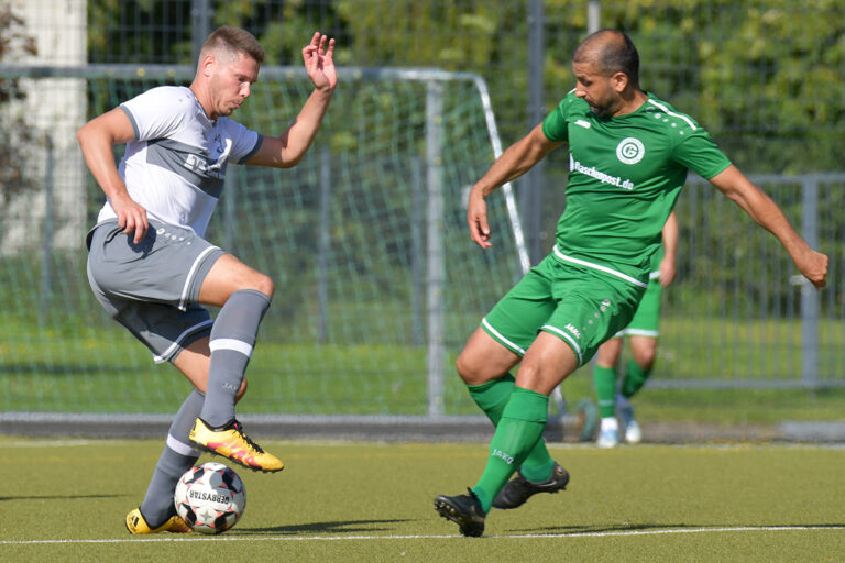 Chris Thannheiser bittet zum Tänzchen: Kurz vor Ende der Partie gegen Lohauserholz-Daberg traf der Routinier zum 3:1 für den Werner SC. Archivfoto: MSW