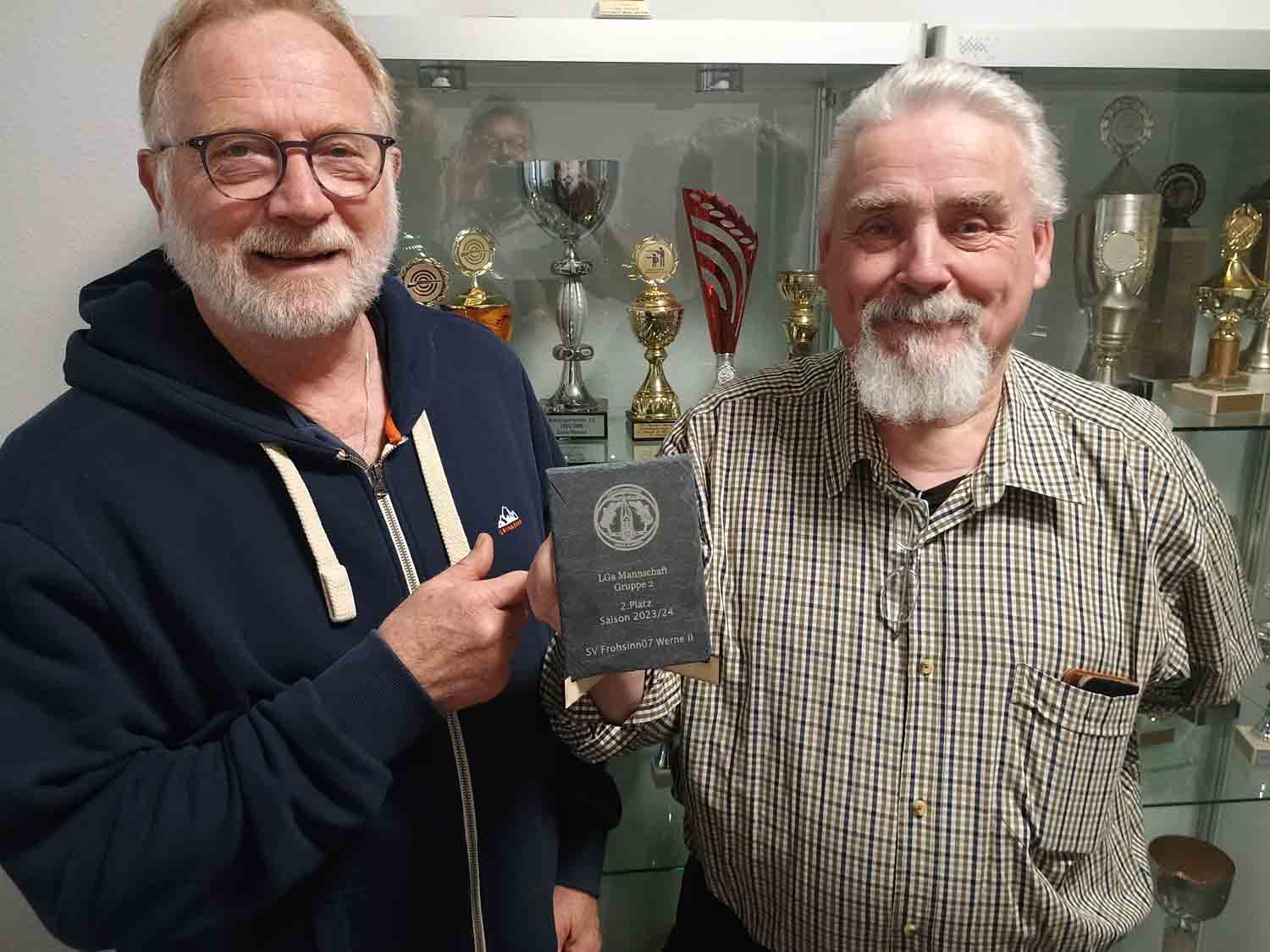 Udo Funhoff (links) und Rainer Havers freuten sich über den Erfolg. Foto: privat