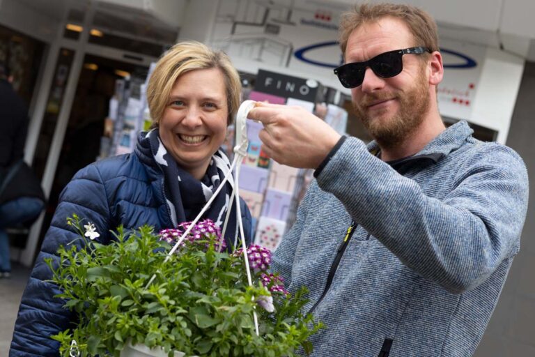 Fröhliche Gesichter sah man schon beim Genussfrühling 2023 an beiden Tagen in der Innenstadt. Foto: Isabel Schütte