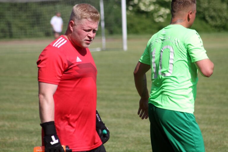 Stockums Torhüter Andreas Betke sah im Spitzenspiel gegen die SG Massen II die Rote Karte. Archivfoto: Wagner