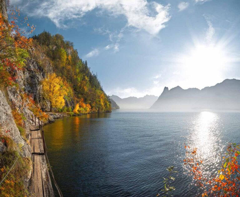 Das Salzkammergut mit dem Traunsee ist das Ziel des Kunstvereins im September 2024. Foto: pixabay