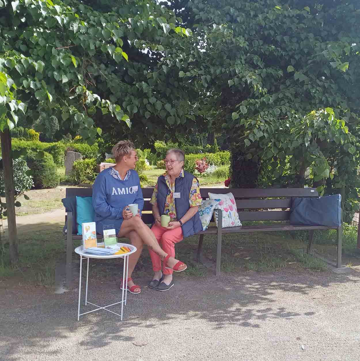 Die Hospizgruppe Werne e.V. bietet Gespräche mit Trauernden auf dem Friedhof an. Foto: privat